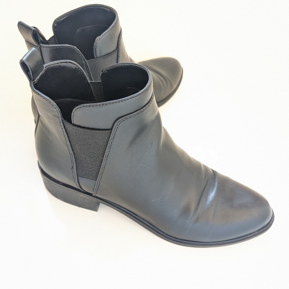 Bandolino Dollar Chelsea Ankle Boots